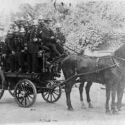 A horse drawn pumping engine in Hunts c 1900.